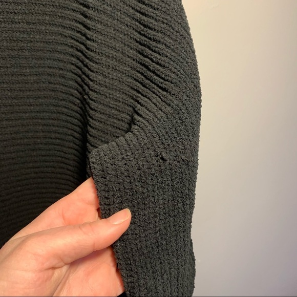 American Eagle Oversized Black Knit Sweater - Picture 3 of 7